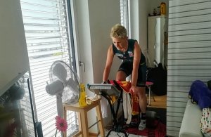 Radsportlerin Yvonne Marzinke im Homeoffice