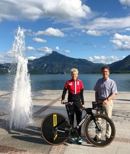 Yvonne Marzinke mit Bürgermeister Wendtner, Mondsee